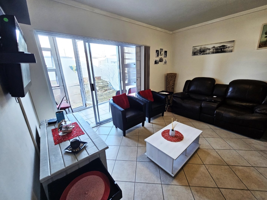 3 Bedroom Property for Sale in Reebok Western Cape